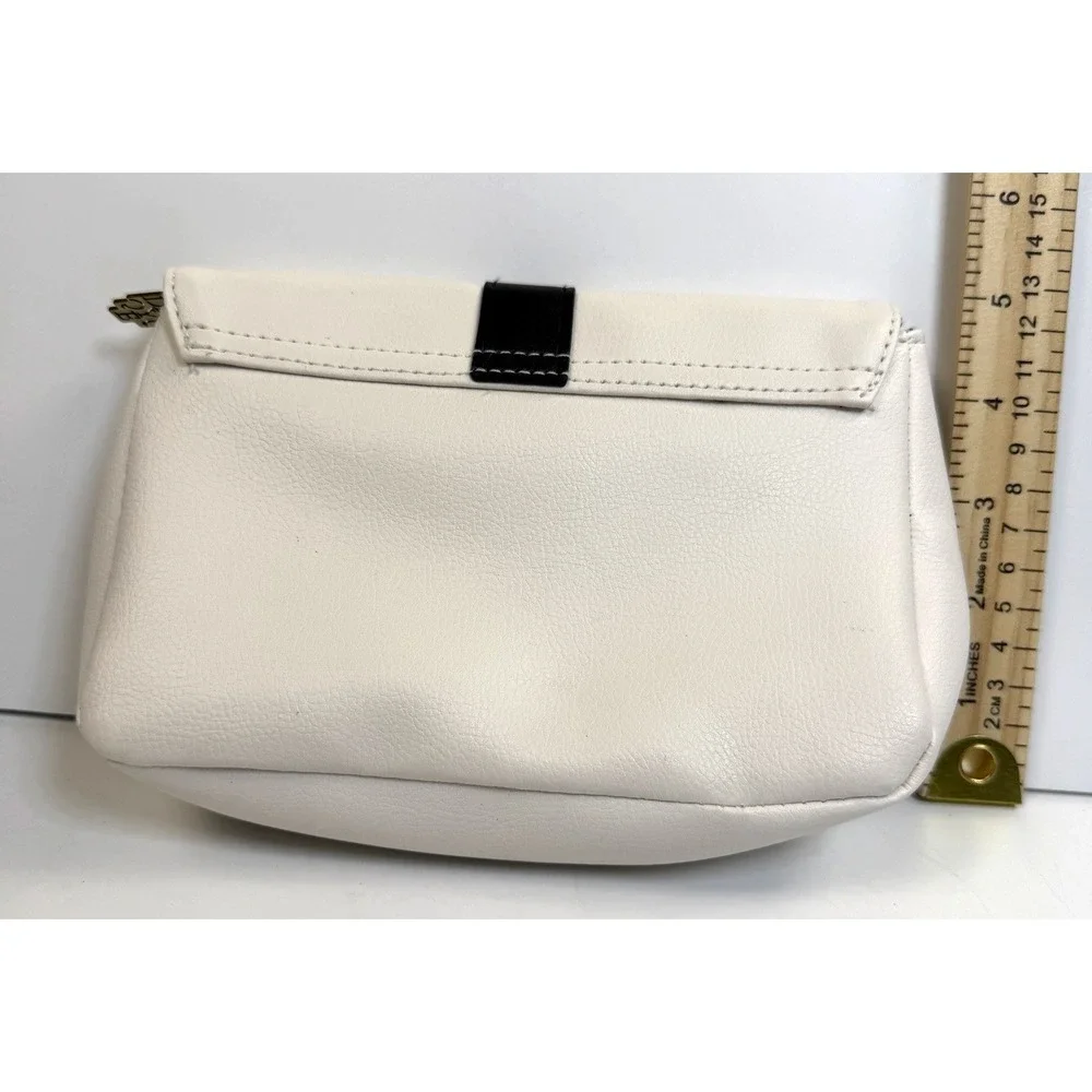 Diptyque Paris x Qatar Airways Amenity Kit Pouch White Black Travel Cosmetic Bag